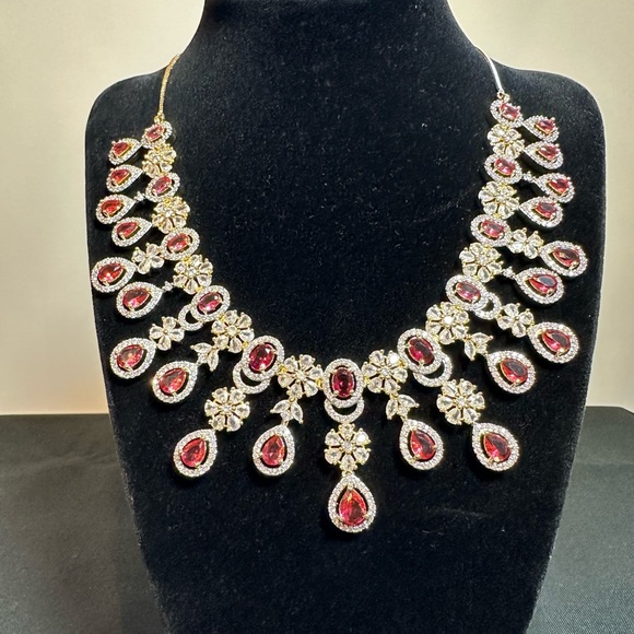 Beautiful red necklace. - Picture 3 of 3